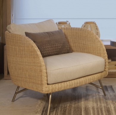 Zari Lounge Chair